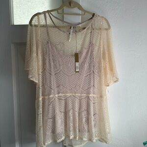 LC Lauren Conrad Beige Cream Lace Flutter Sleeve Blouse